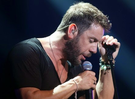 Αψηφά το κρύο ο Μαζωνάκης: Δείτε τον να κάνει χειμερινές βουτιές! [photo] - Φωτογραφία 1