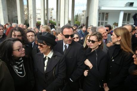 To τελευταίο αντίο στον Ντέμη Ρούσσο - Φωτορεπορτάζ - Φωτογραφία 2