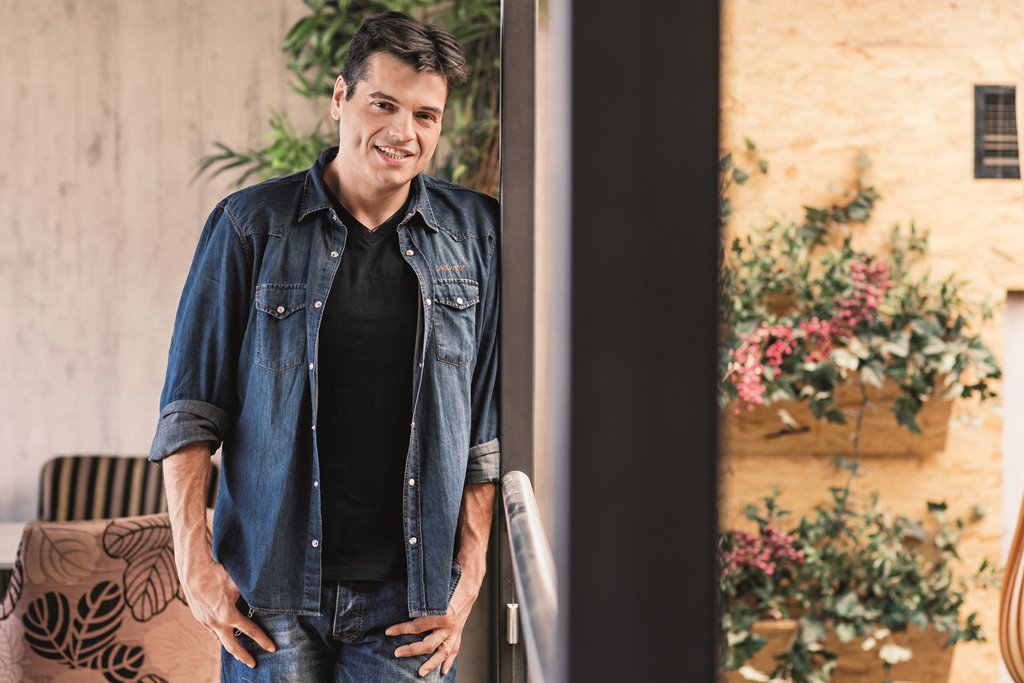 ΤΡΑΓΟΥΔΙΣΤΗΣ