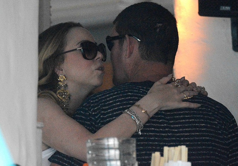 ΤΡΑΓΟΥΔΙΣΤΡΙΑ