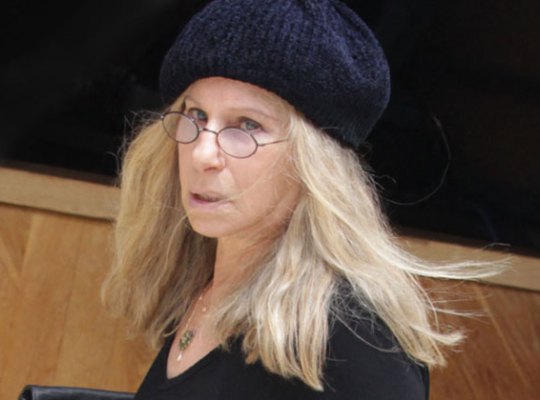 ΤΡΑΓΟΥΔΙΣΤΡΙΑ