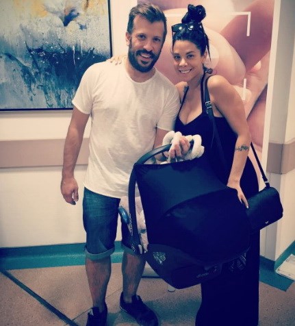 ΤΡΑΓΟΥΔΙΣΤΡΙΑ