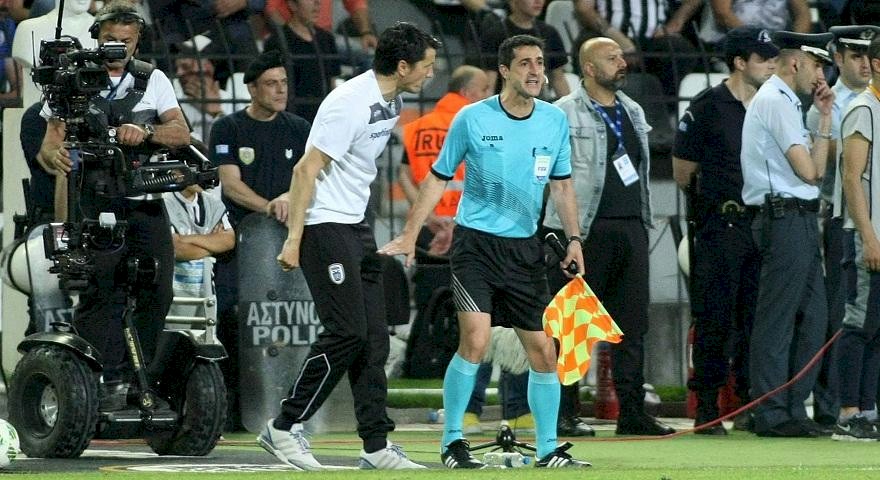 O Ίβιτς διαμαρτύρεται