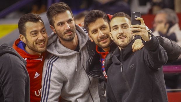 φορτούνης σέλφι 